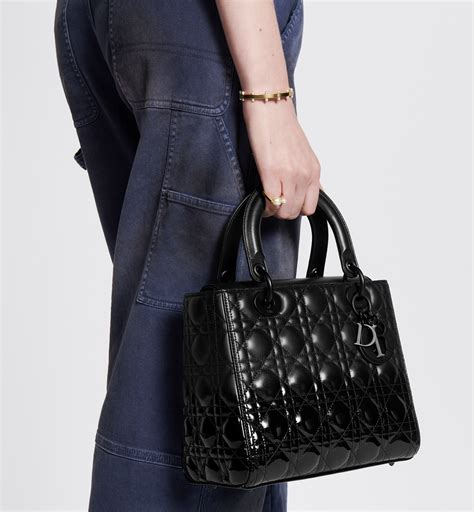 Sac Lady Dior Medium Cuir d'agneau Cannage 